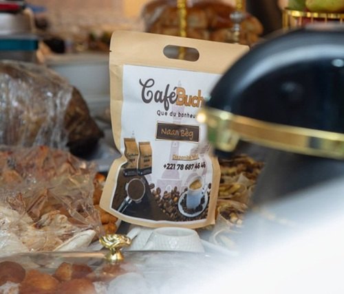 Café Buchra en vitrine